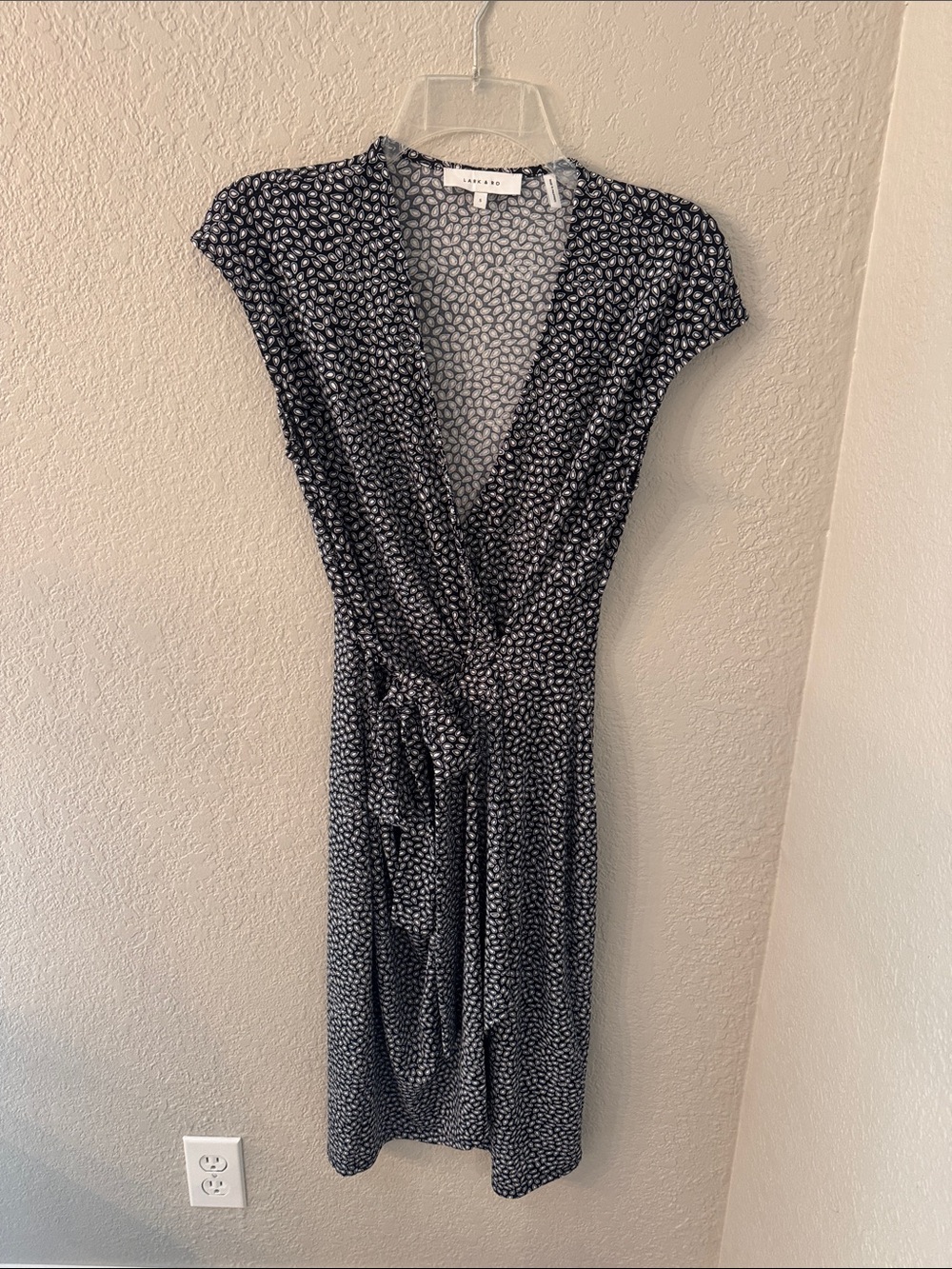 Lark & Ro Navy and White Cap-Sleeve Wrap Dress